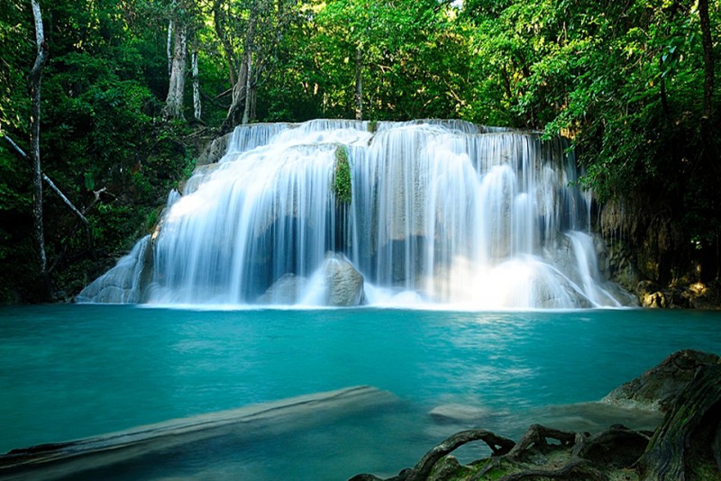 Thailand-waterfall-bathing