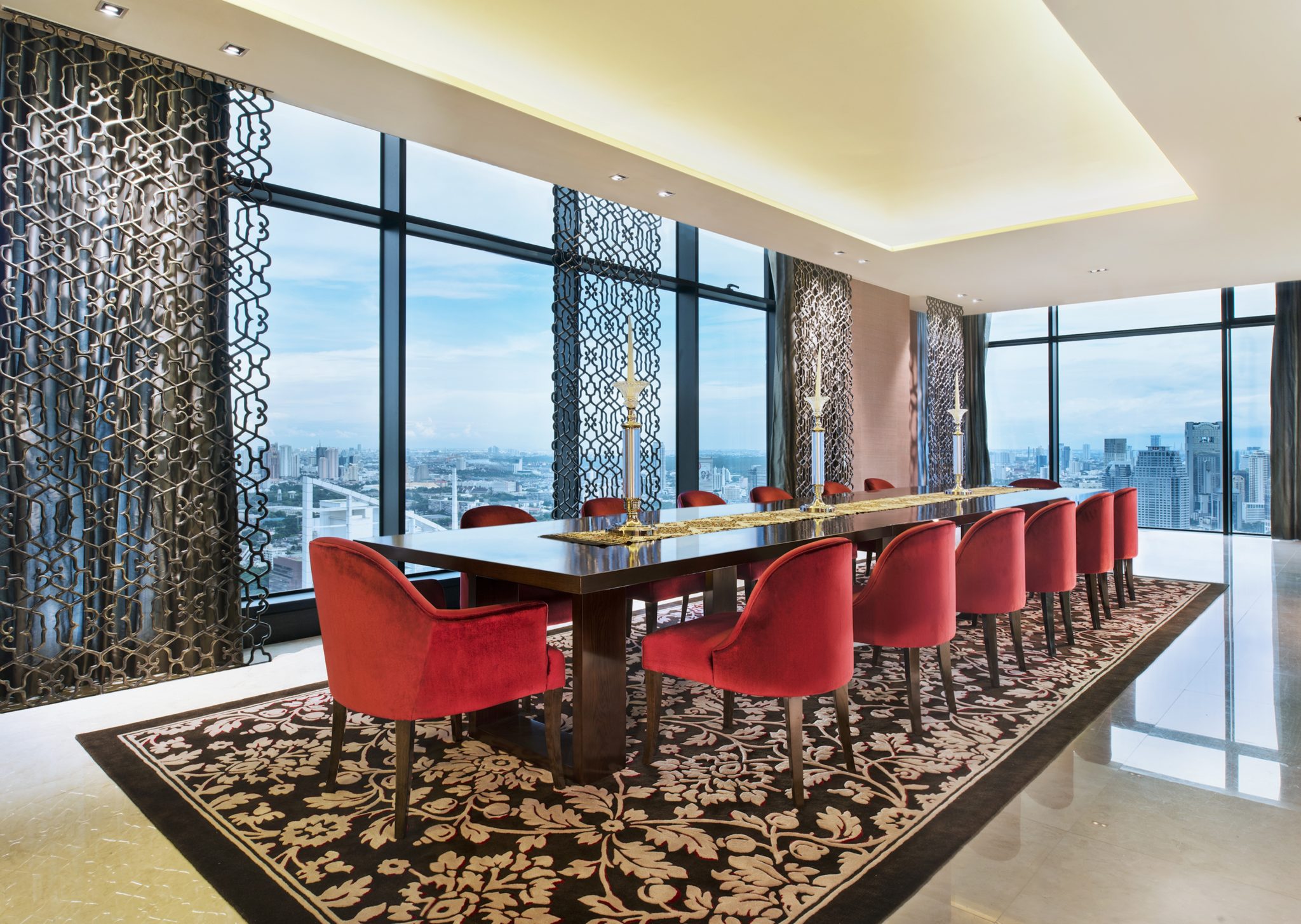 Dining-Room-Penthouse-The-St. Regis-Bangkok