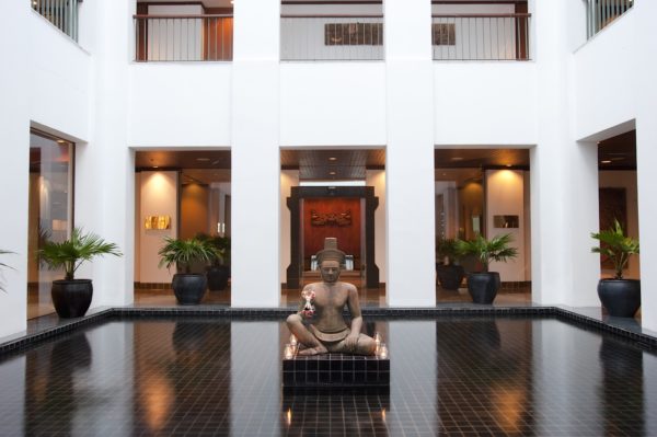 hotel-sukhothai_buddha_pond